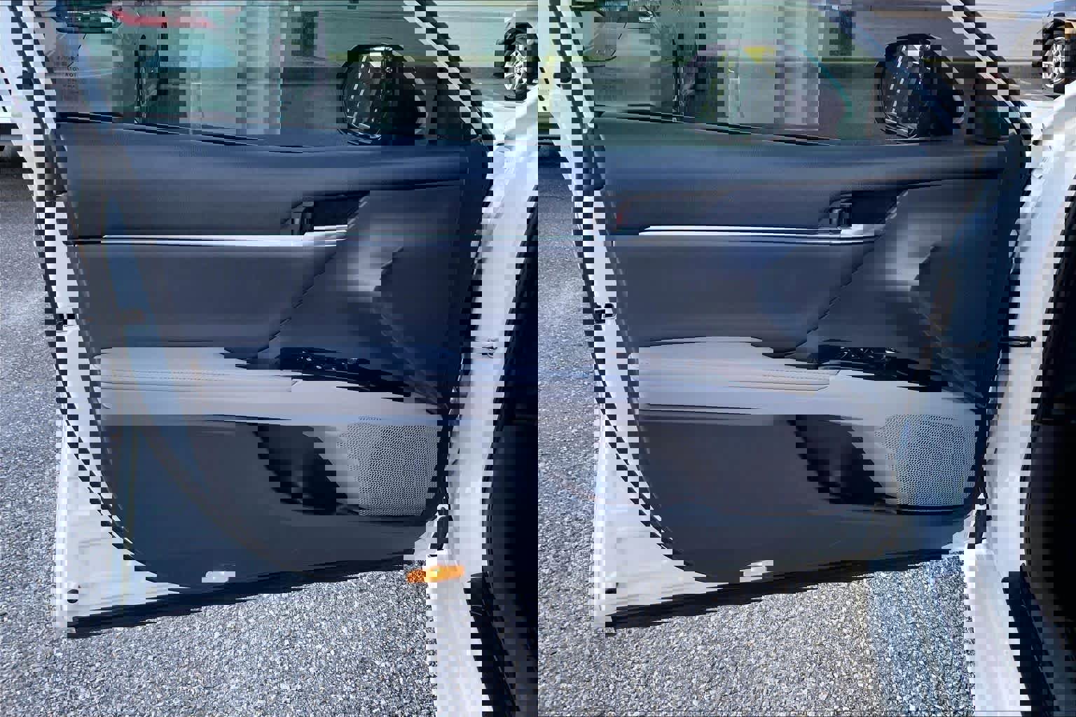 Used 2020 Toyota Camry XSE image 21