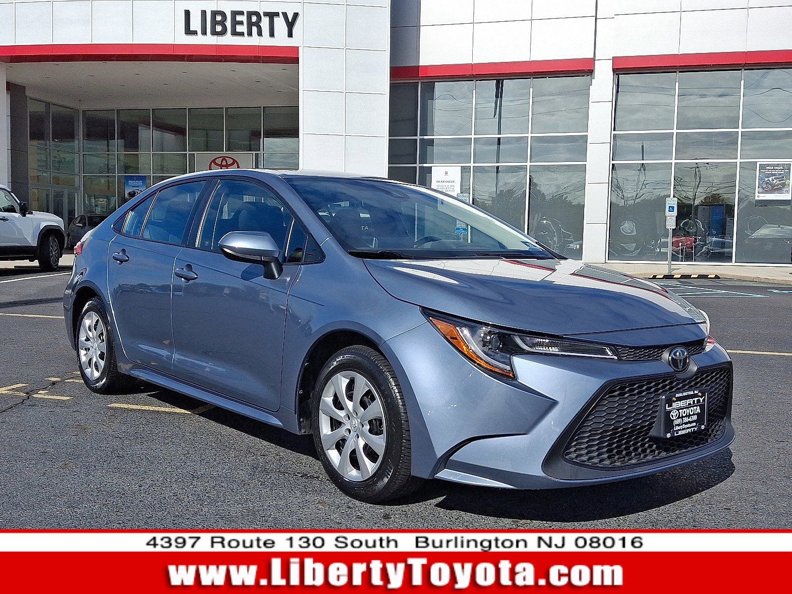 Used 2020 Toyota Corolla LE image 1