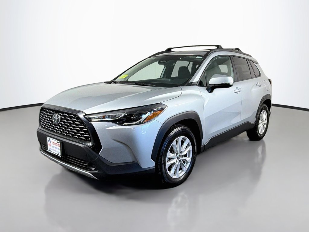 Used 2023 Toyota Corolla Cross LE w/ Moonroof Package AWD/4WD image 2