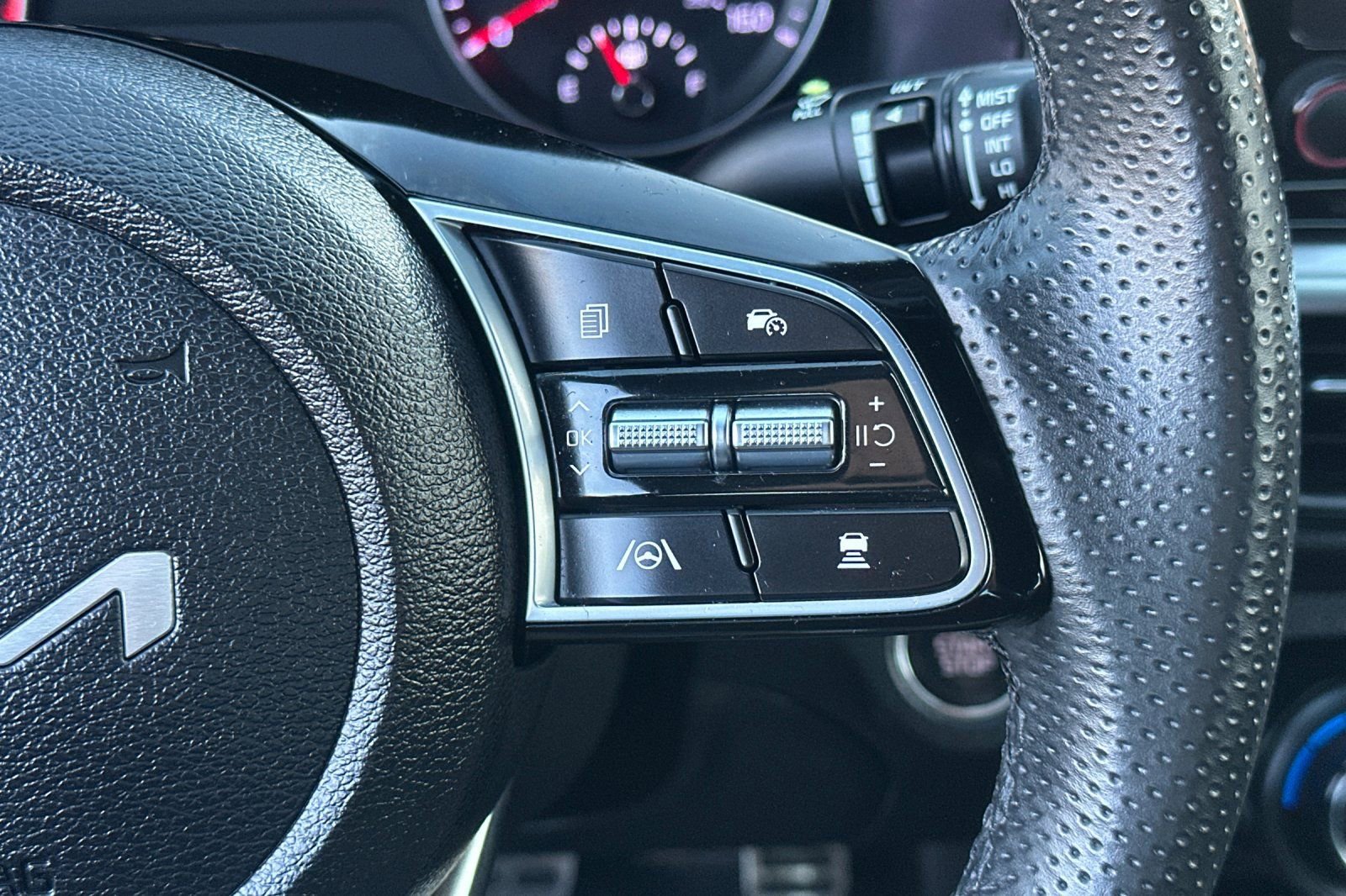 Used 2023 Kia Forte GT-Line w/ GT-Line Technology Package image 27