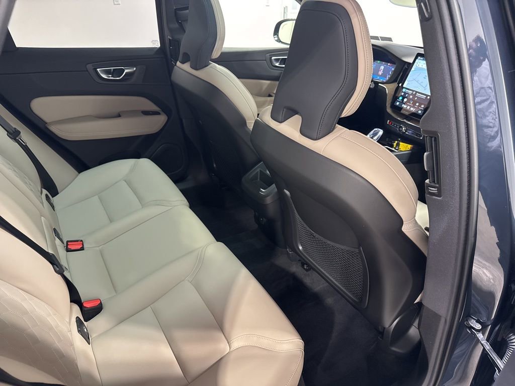 Used 2026 Volvo XC60 B5 Plus w/ Climate Package AWD/4WD image 24