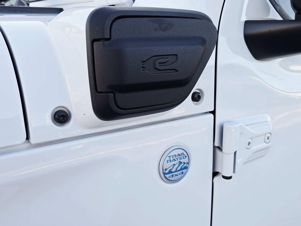 Used 2022 Jeep Wrangler Unlimited Sahara w/ Safety Group image 25