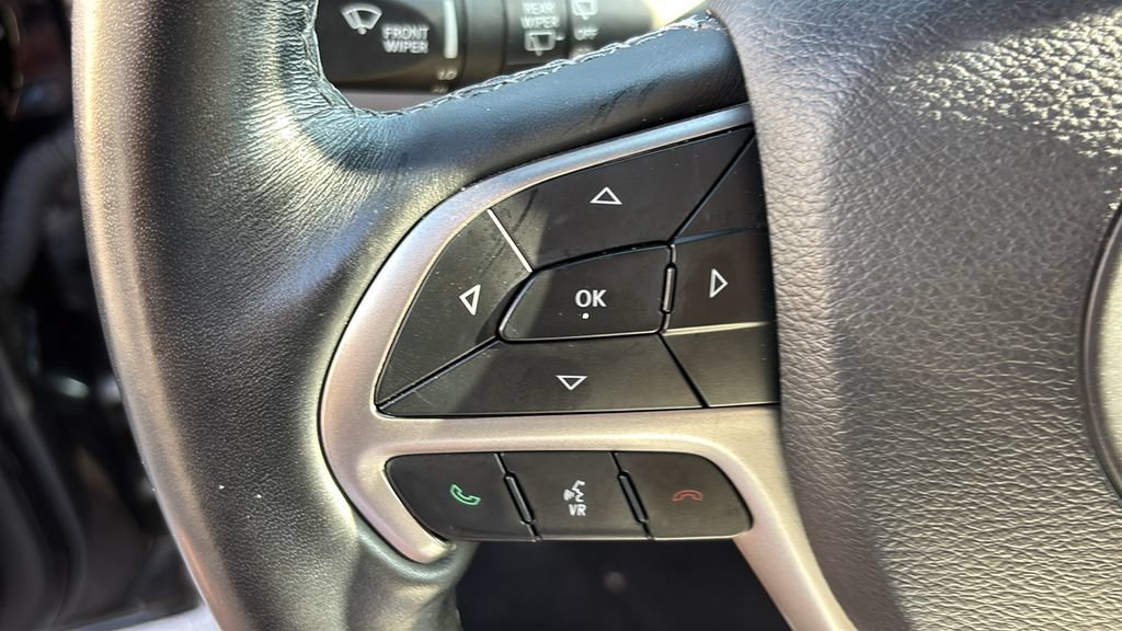 Used 2020 Jeep Grand Cherokee Overland AWD/4WD image 17