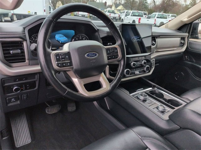 Used 2024 Ford Expedition Max XLT image 11