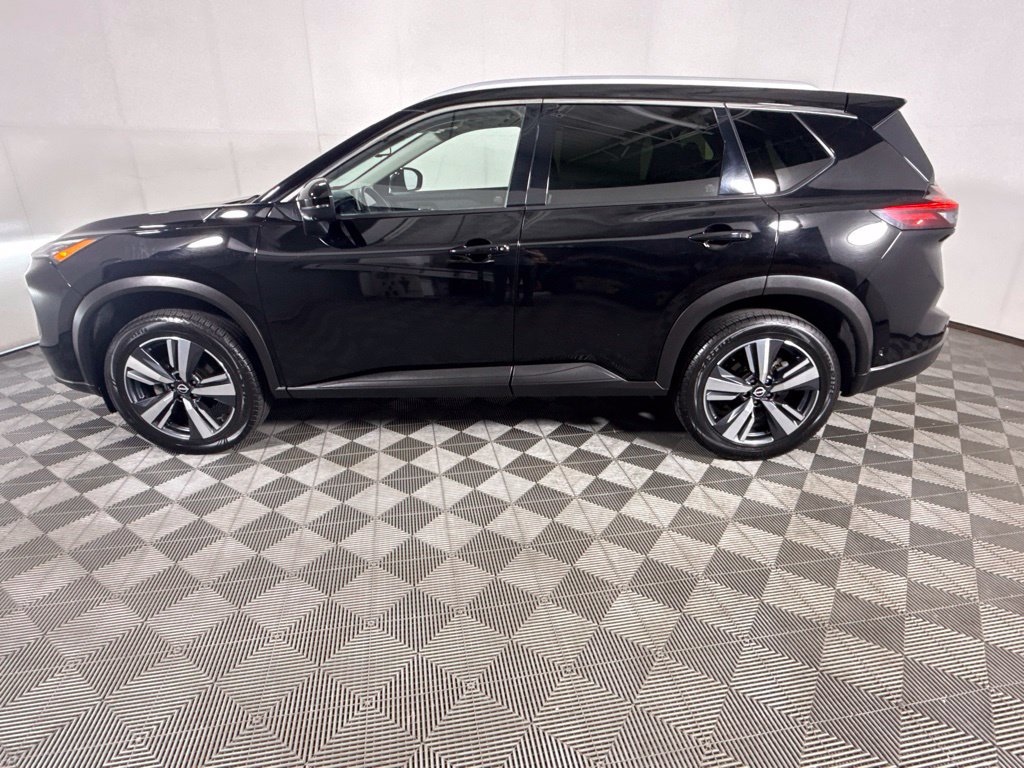 Used 2024 Nissan Rogue SL AWD/4WD image 7