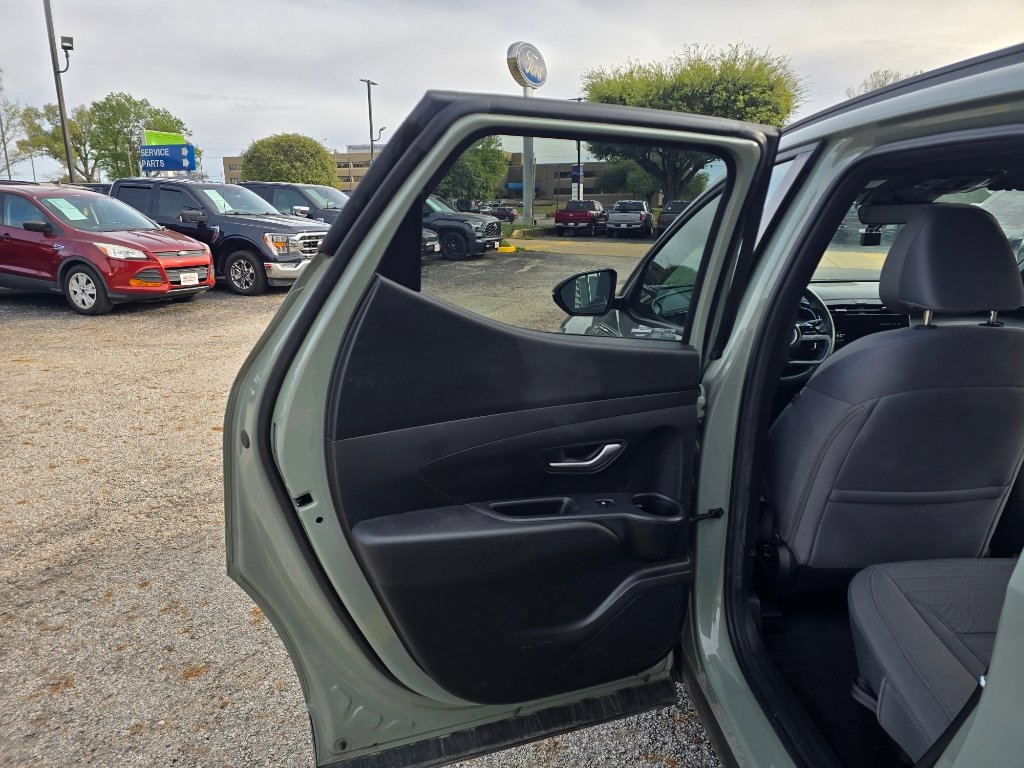 Used 2023 Hyundai Santa Cruz SEL Premium image 18