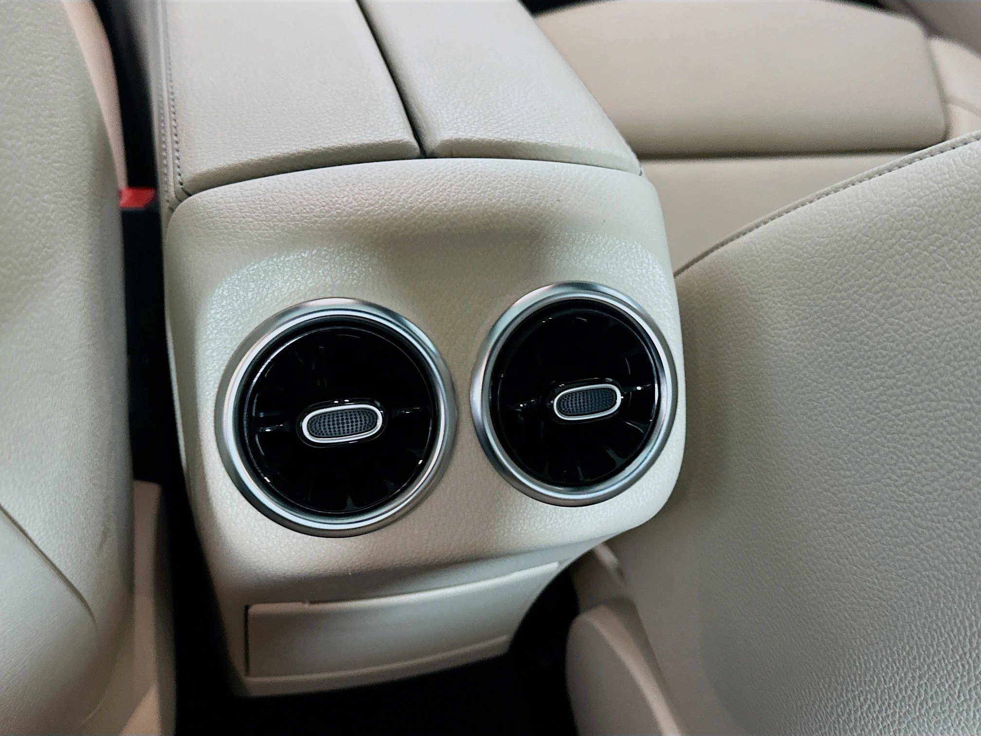 Used 2020 Mercedes-Benz CLA 250 image 28