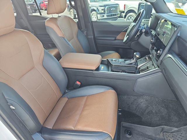 Used 2025 Lexus GX 550 w/ Accessory Package (2T) AWD/4WD image 10