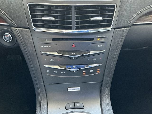 Used 2019 Lincoln MKT AWD image 24