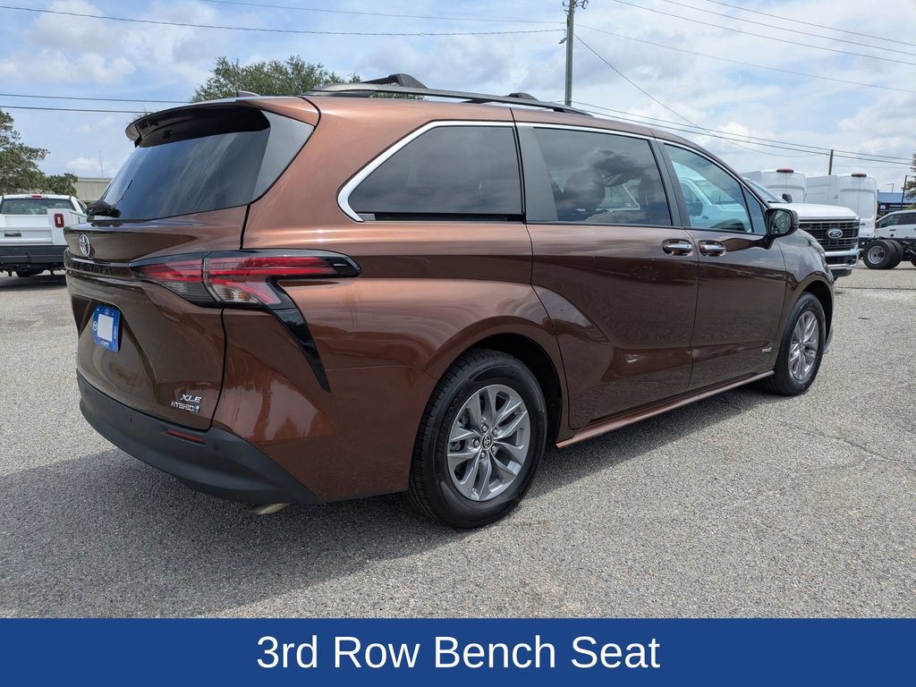 Used 2021 Toyota Sienna XLE AWD/4WD image 4