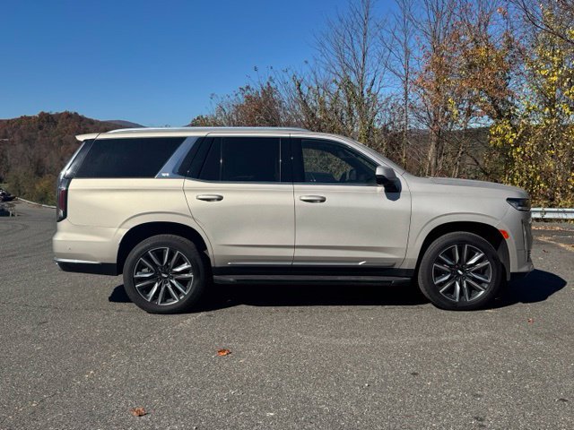 Used 2021 Cadillac Escalade Premium Luxury w/ Performance Package AWD/4WD image 7
