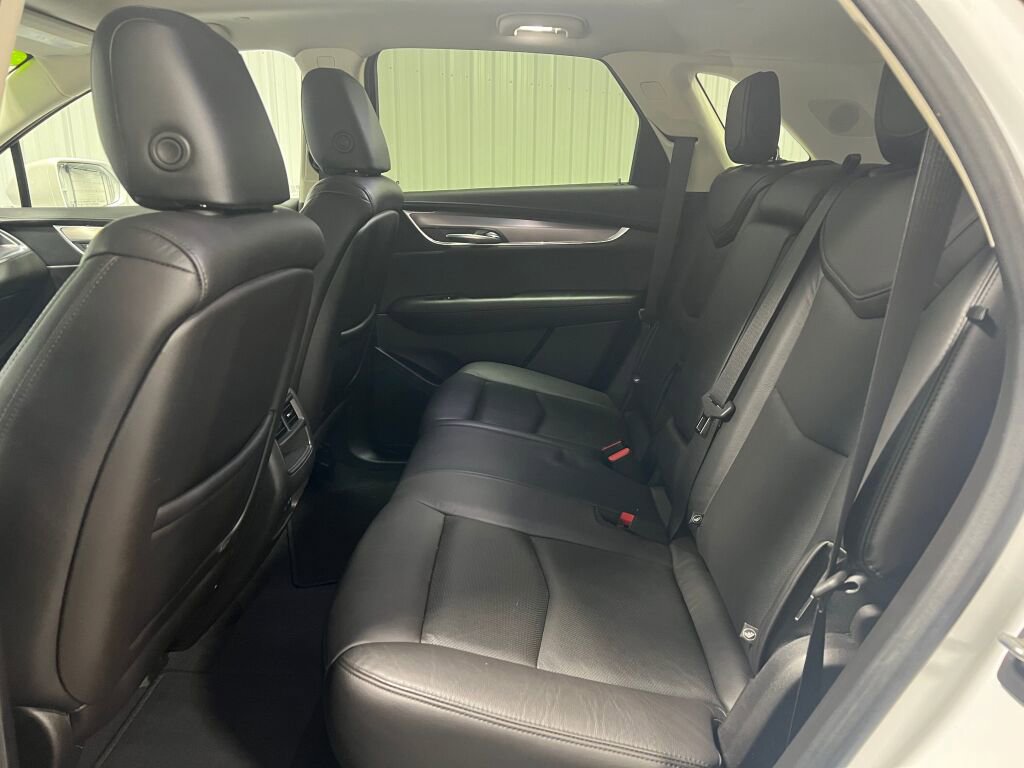 Used 2019 Cadillac XT5 Luxury w/ LPO, Black Ice Package image 6