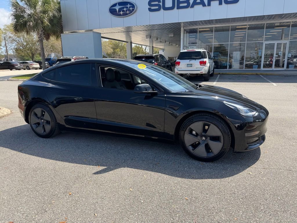 Used 2021 Tesla Model 3 Standard Range Plus image 1