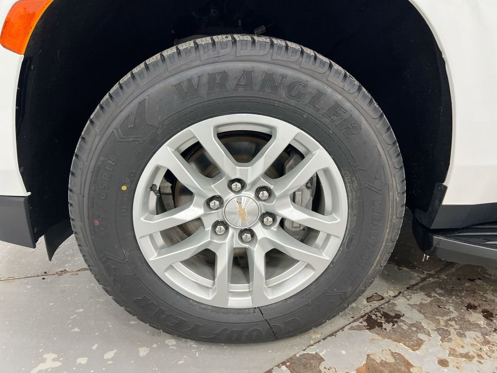 Used 2024 Chevrolet Suburban LT image 28