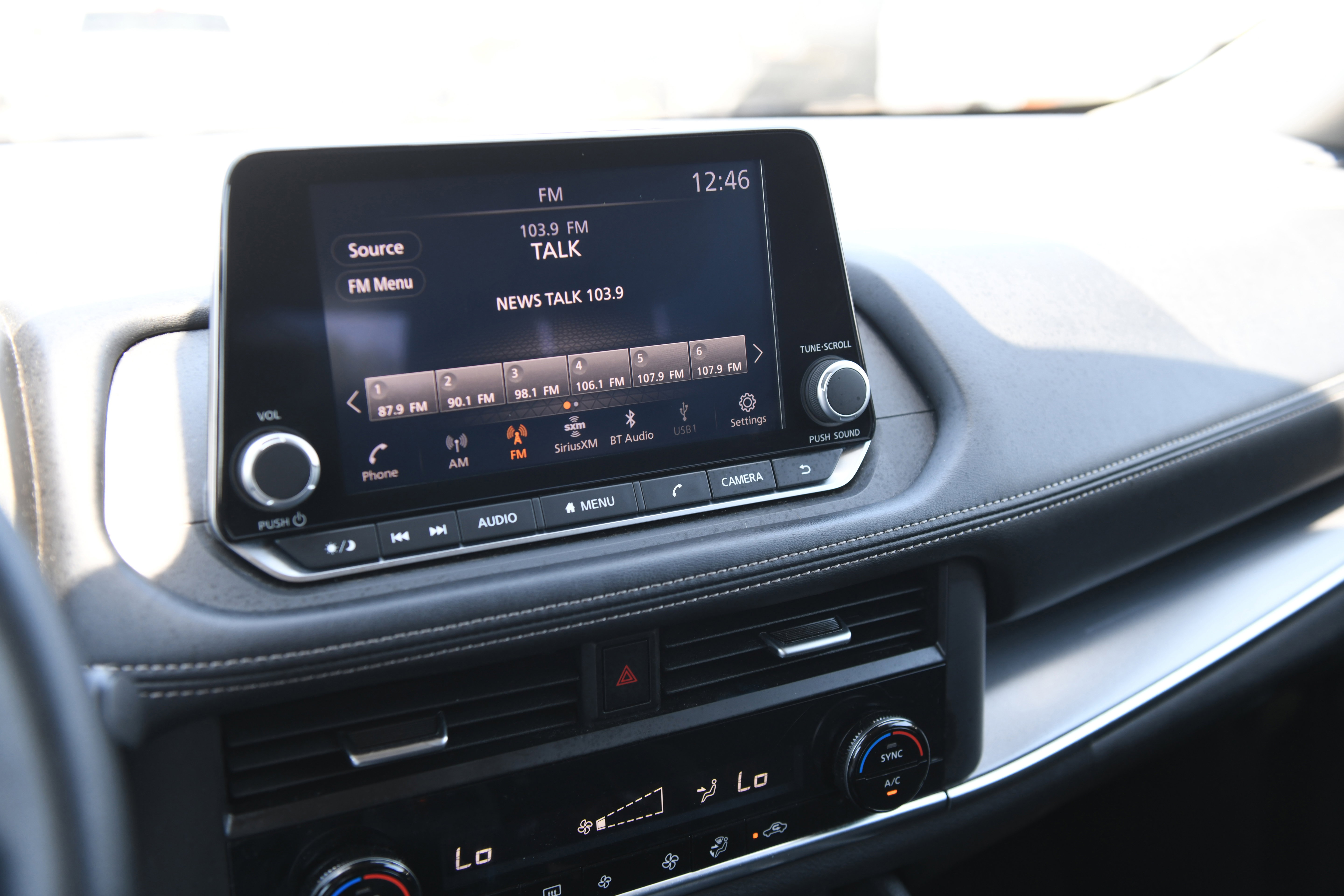 Used 2024 Nissan Rogue SV AWD/4WD image 17