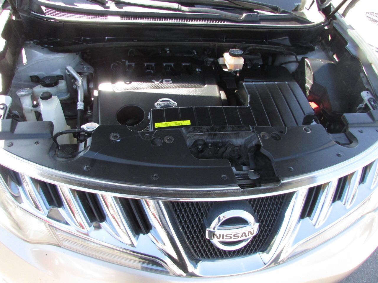 Used 2010 Nissan Murano S image 24