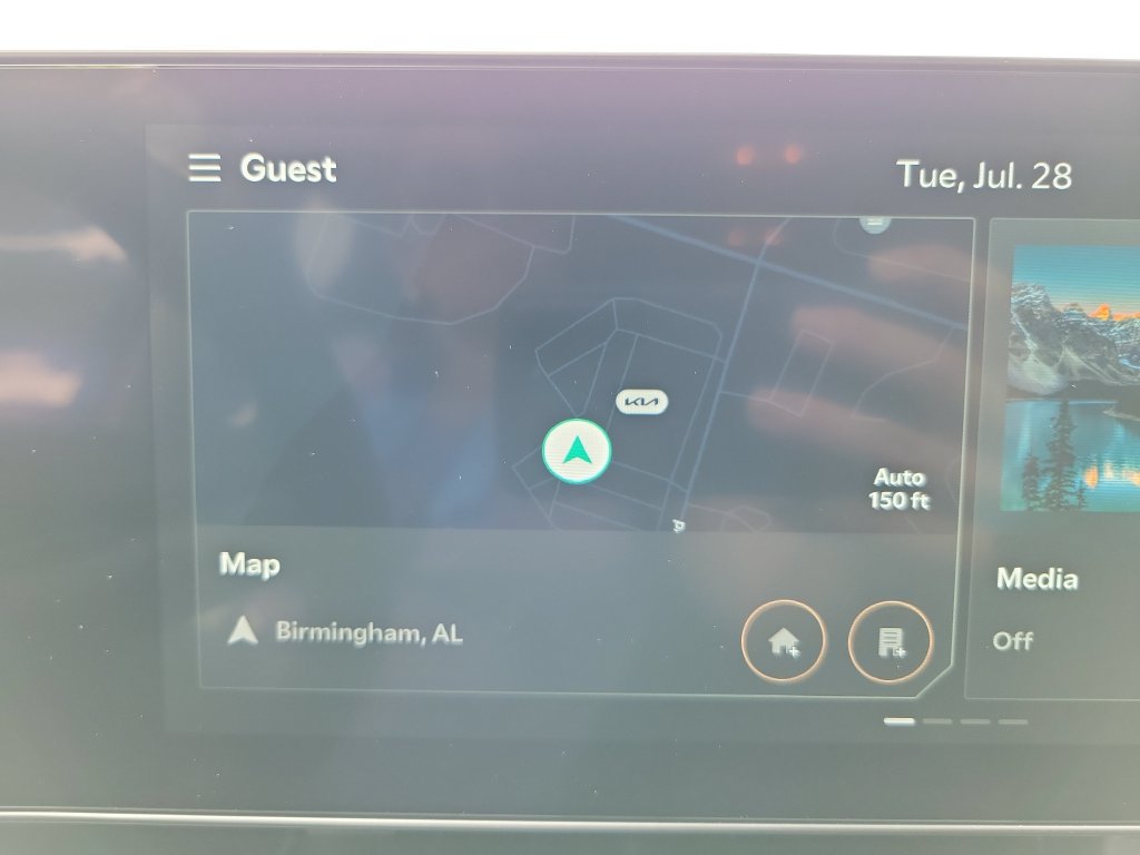 New 2027 Kia Carnival FWD image 17