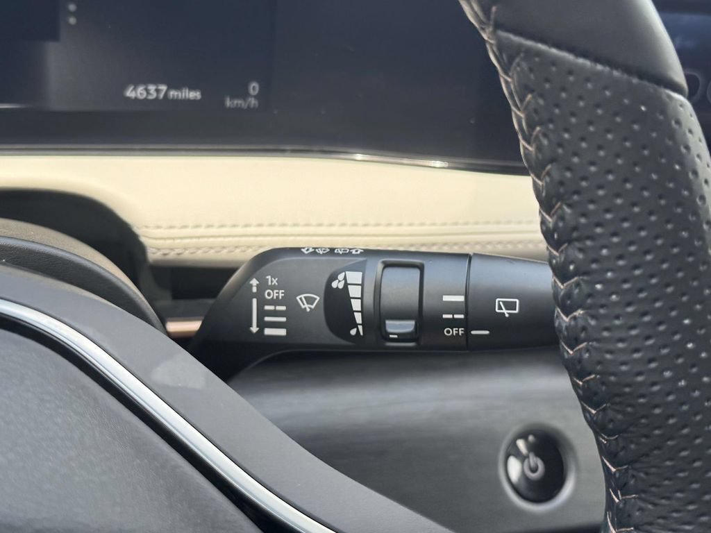 Used 2023 Nissan Ariya AWD image 22