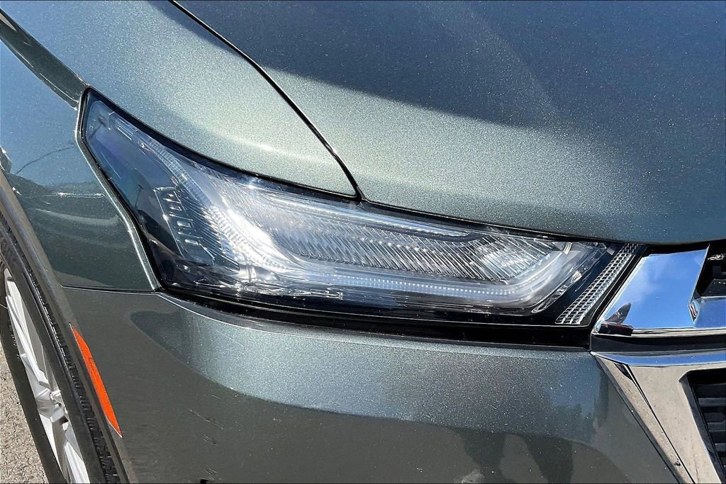 Used 2022 Chevrolet Traverse LT image 39