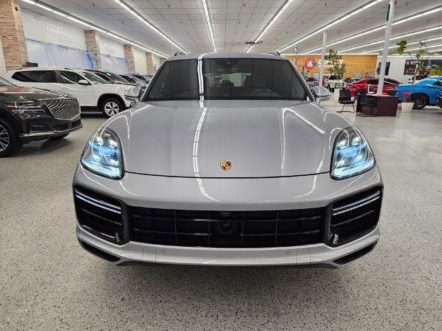 Used 2022 Porsche Cayenne Turbo S AWD/4WD image 2