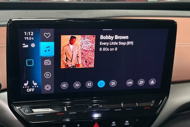 Certified 2021 Volkswagen ID.4 Pro S w/ Gradient Package image 23