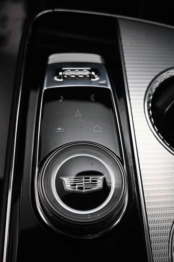 Used 2024 Cadillac Lyriq Tech RWD image 27