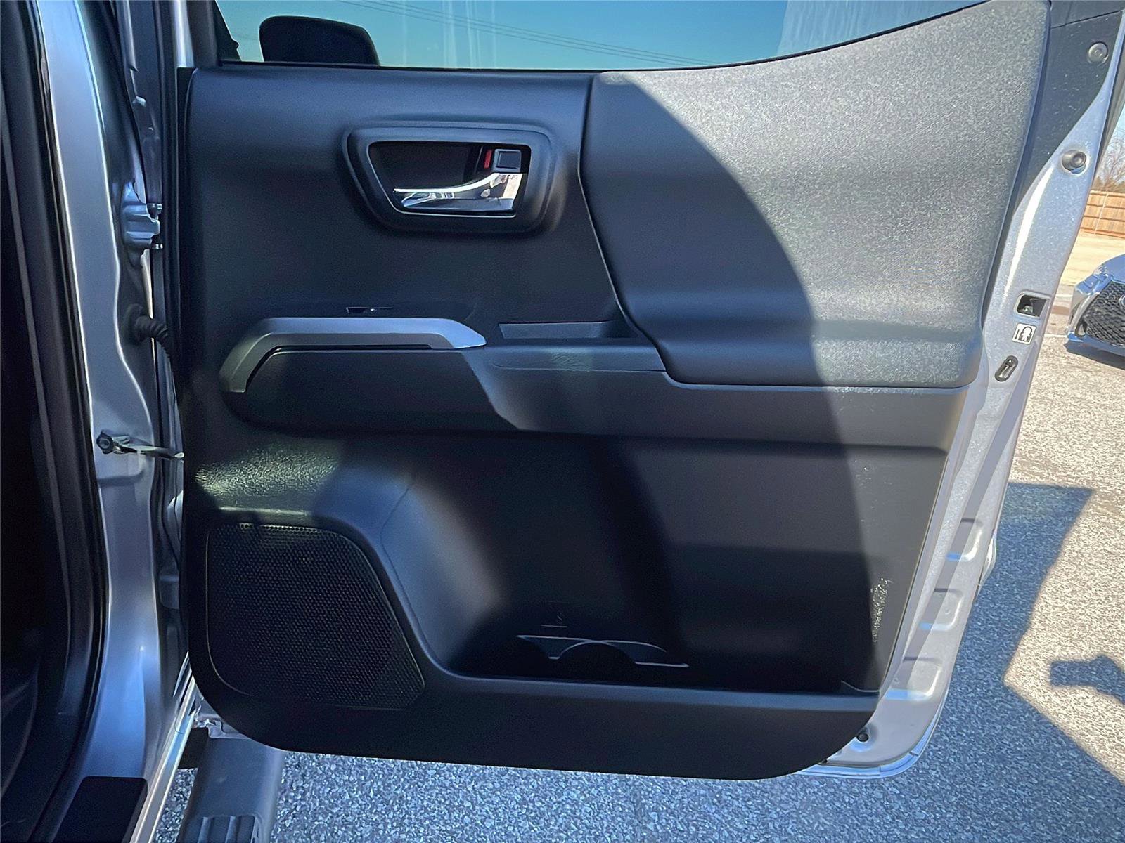 Used 2018 Toyota Tacoma TRD Off-Road image 15