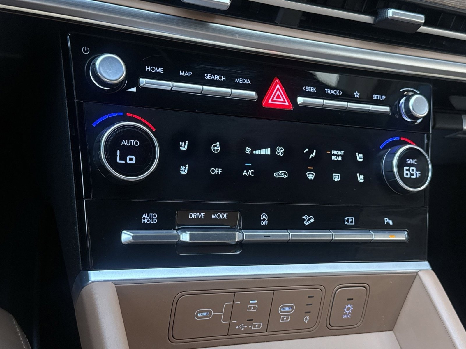 Used 2024 Hyundai Santa Fe Limited image 21