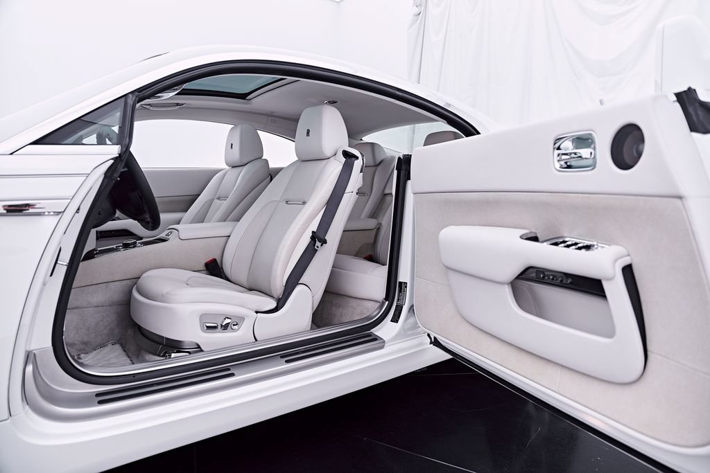 Used 2014 Rolls-Royce Wraith RWD image 37