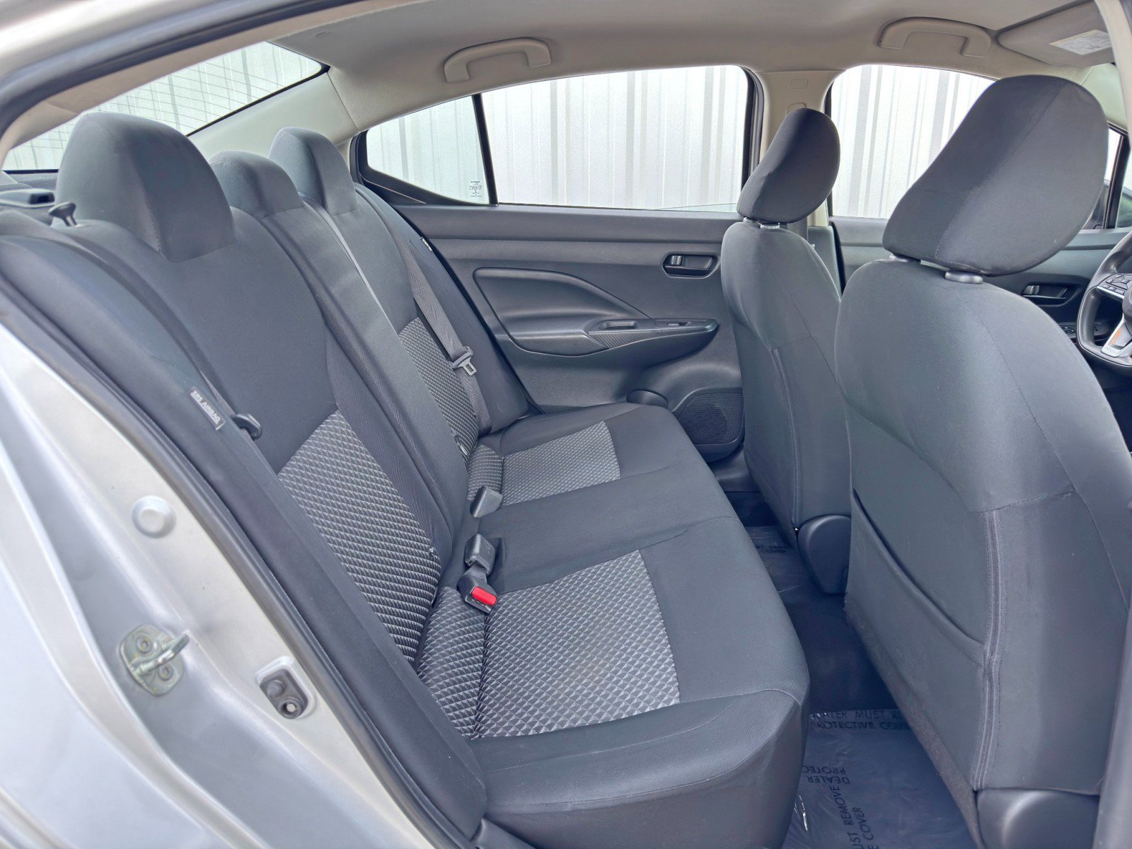 Used 2020 Nissan Versa S image 32