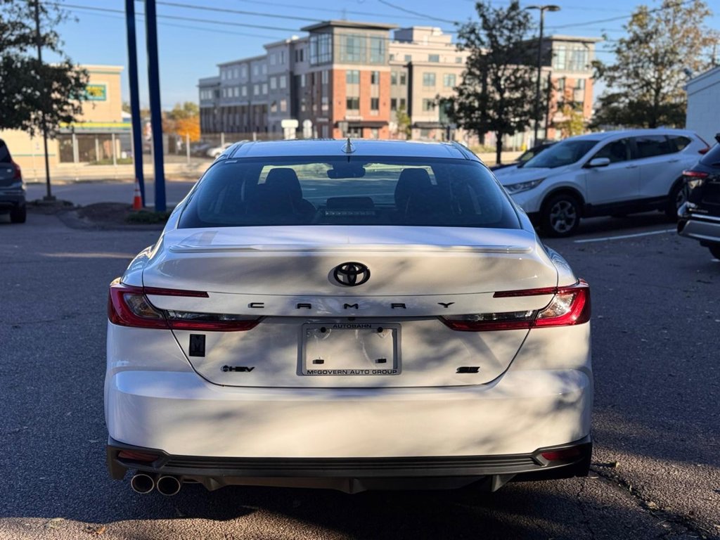 Used 2026 Toyota Camry SE w/ Convenience Package FWD image 5