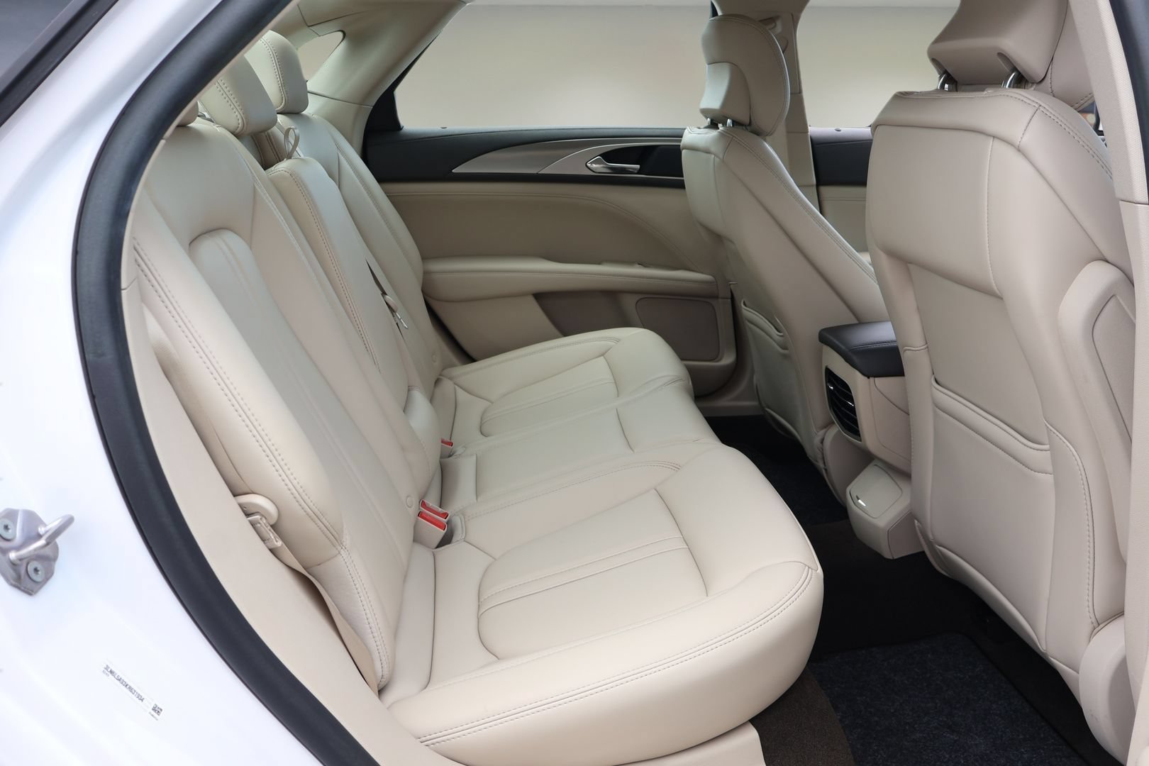 Used 2019 Lincoln MKZ Premiere FWD image 17