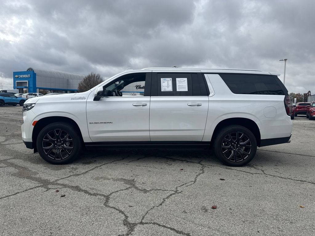 Used 2023 Chevrolet Suburban High Country image 2