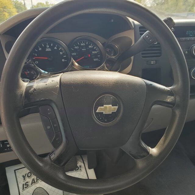 Used 2013 Chevrolet Silverado 3500 W/T image 15
