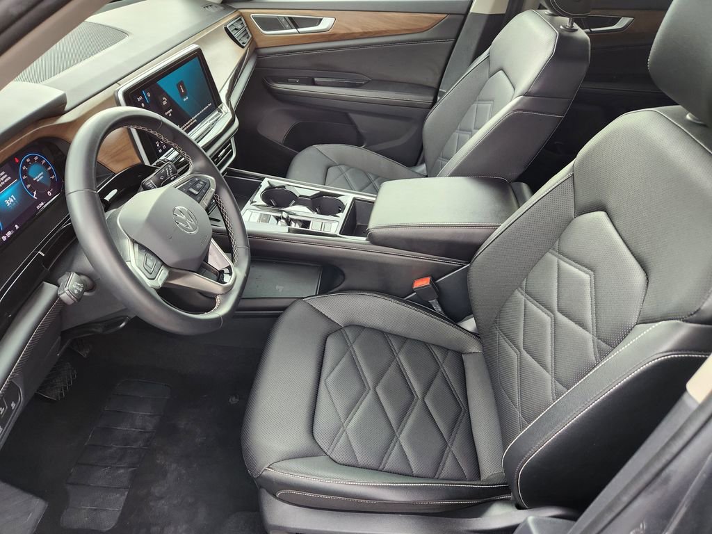 Used 2025 Volkswagen Atlas SE image 11