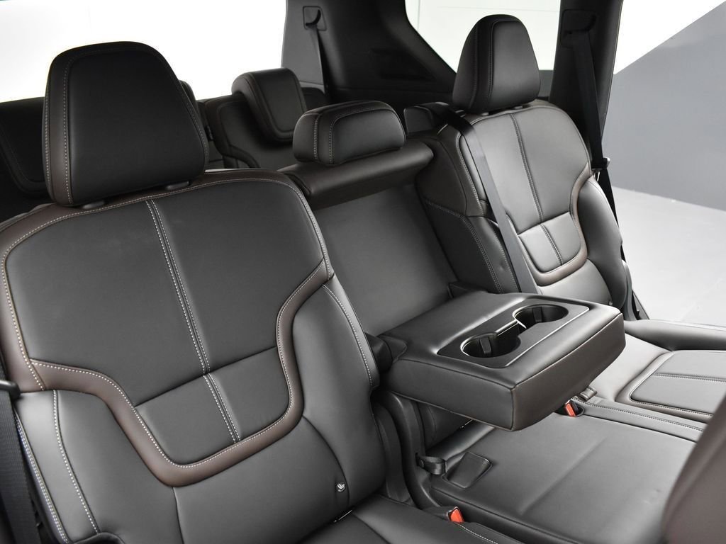 New 2025 Nissan Armada SL w/ Convenience Package image 20