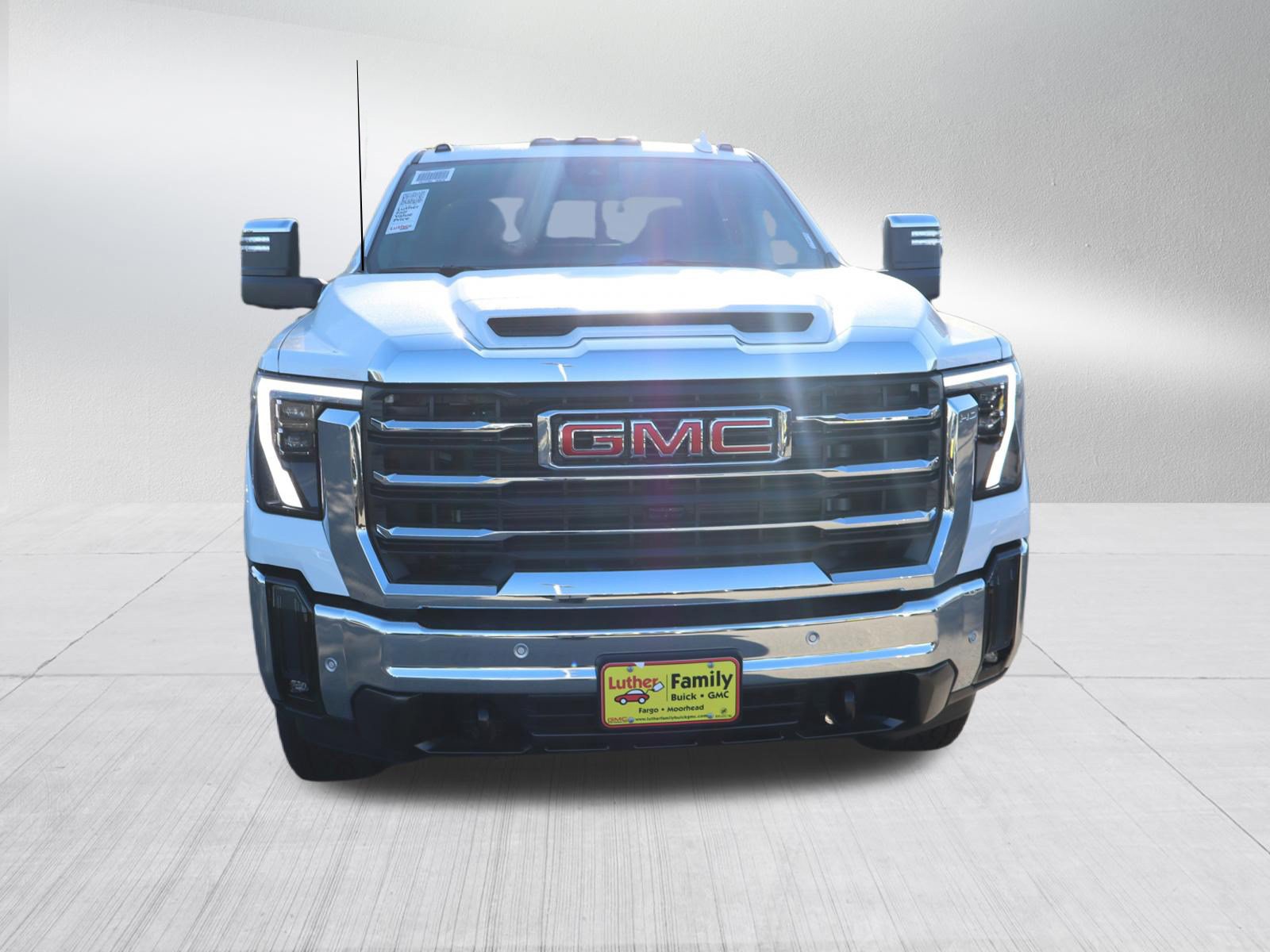 New 2026 GMC Sierra 3500 SLT w/ SLT Premium Package AWD/4WD image 2