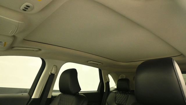 Certified 2024 Ford Edge Titanium AWD/4WD image 14