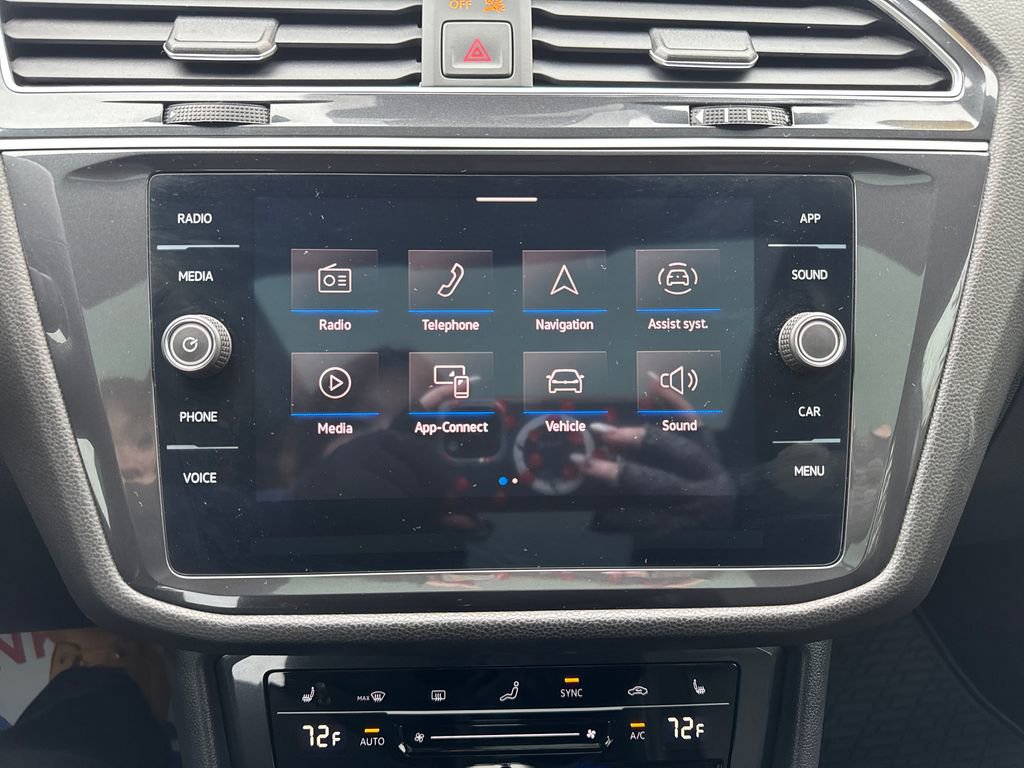 Used 2024 Volkswagen Tiguan SE R-Line image 11