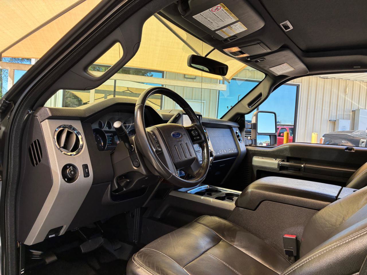 Used 2015 Ford F250 Lariat w/ Lariat Ultimate Package AWD/4WD image 16