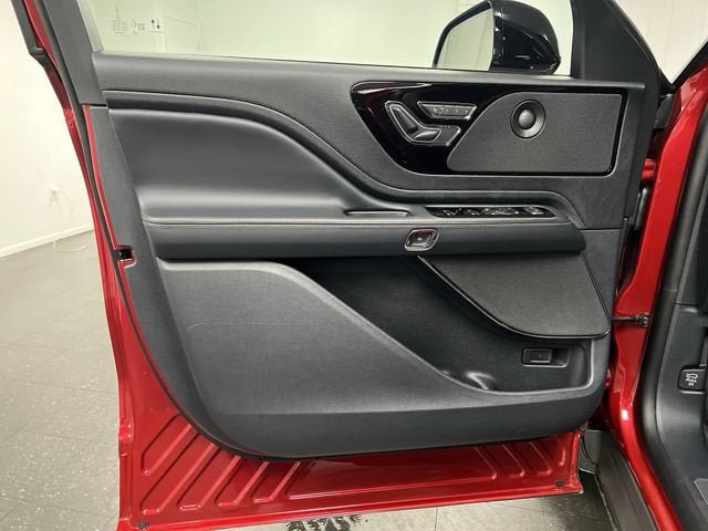Used 2026 Lincoln Aviator Reserve w/ Illumination Package AWD/4WD image 23
