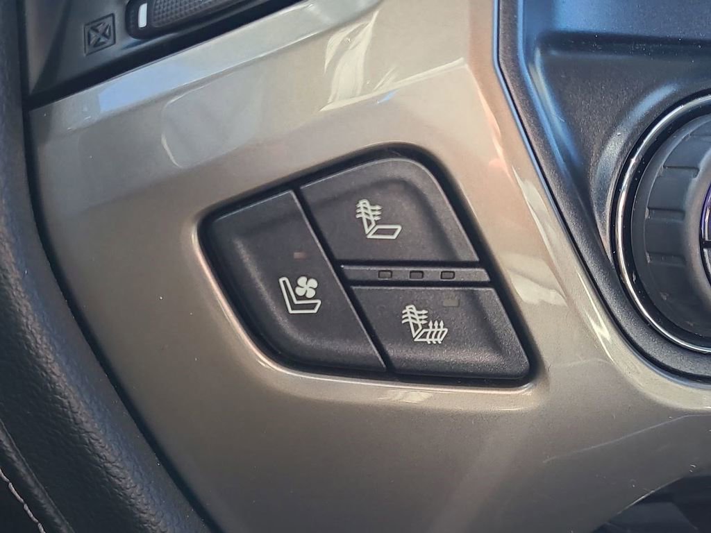 Used 2018 Chevrolet Silverado 2500 High Country w/ Duramax Plus Package image 31