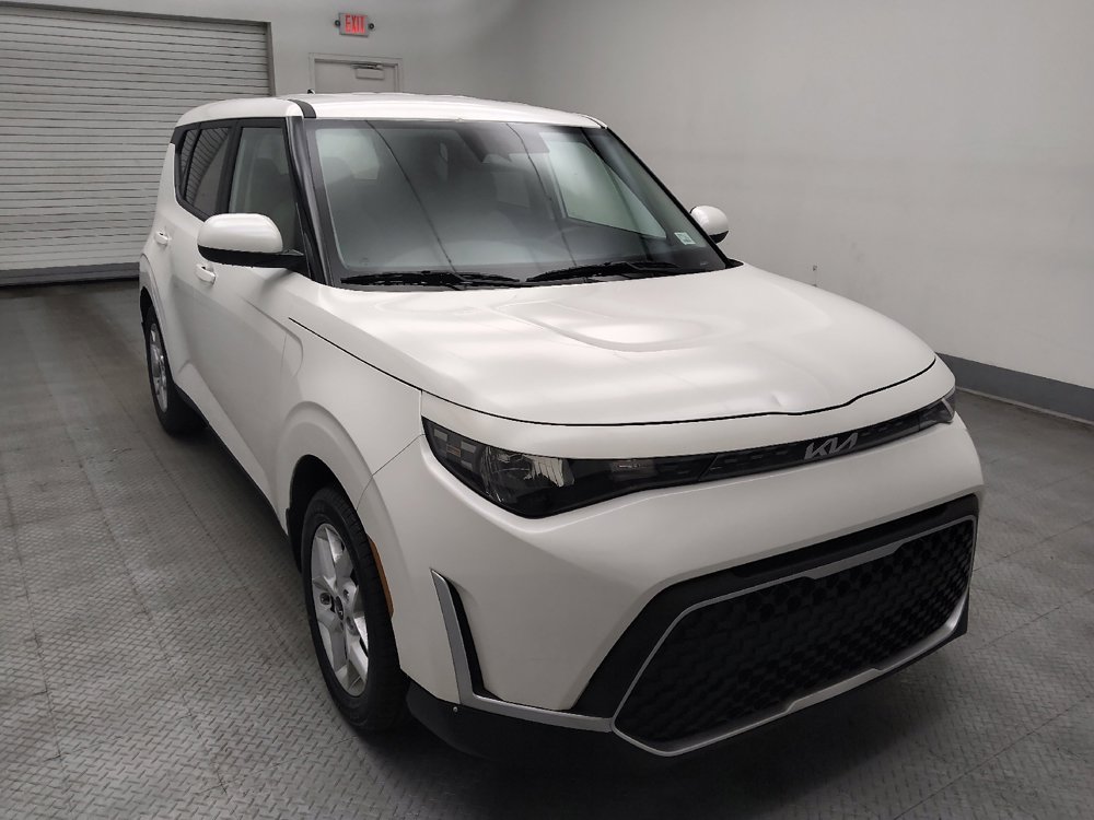 Used 2025 Kia Soul LX w/ LX Technology Package FWD image 13