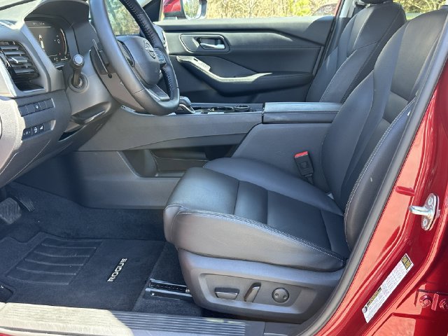 Certified 2025 Nissan Rogue SL AWD/4WD image 11