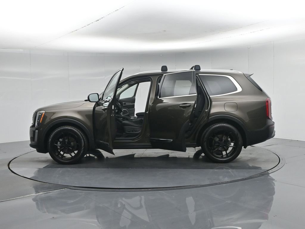 Used 2020 Kia Telluride EX w/ EX Premium Package AWD/4WD image 39