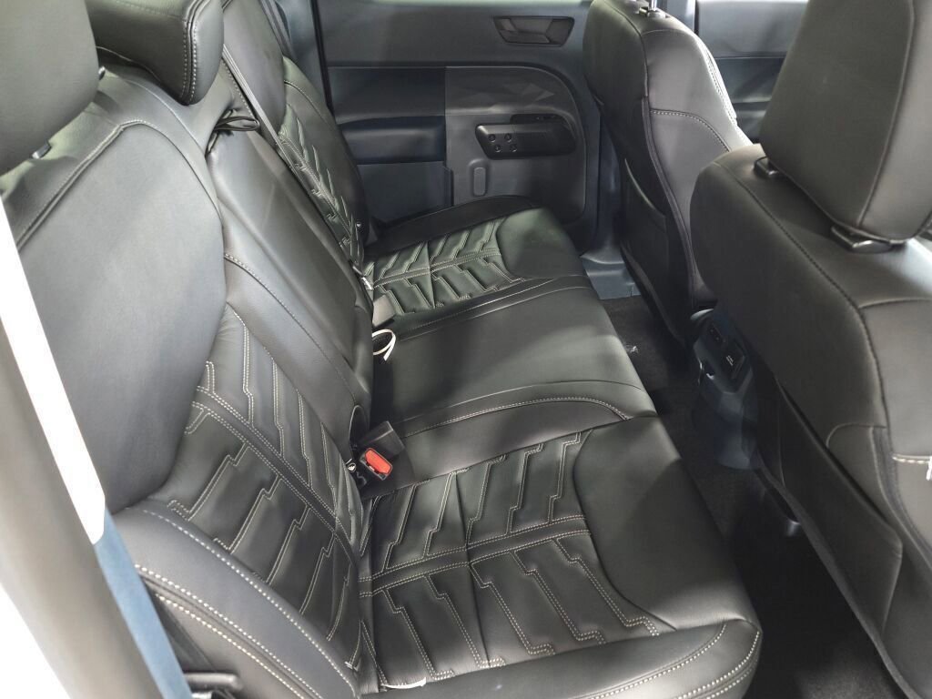 New 2025 Ford Maverick XLT w/ XLT Luxury Package image 10