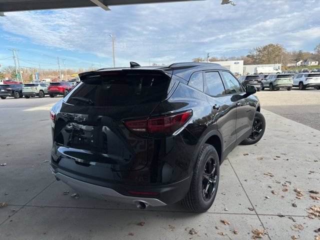 New 2026 Chevrolet Blazer LT w/ Midnight/Sport Edition AWD/4WD image 6