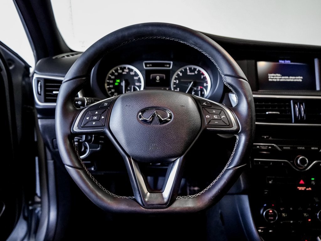 Used 2018 INFINITI QX30 Sport image 16