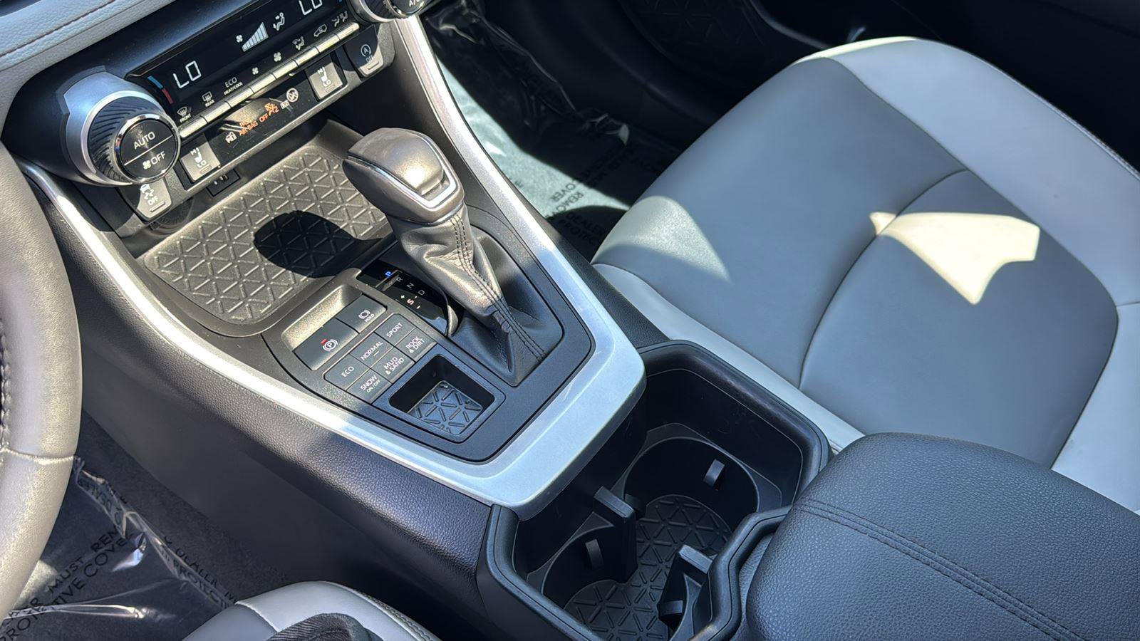 Used 2023 Toyota RAV4 XLE Premium image 22