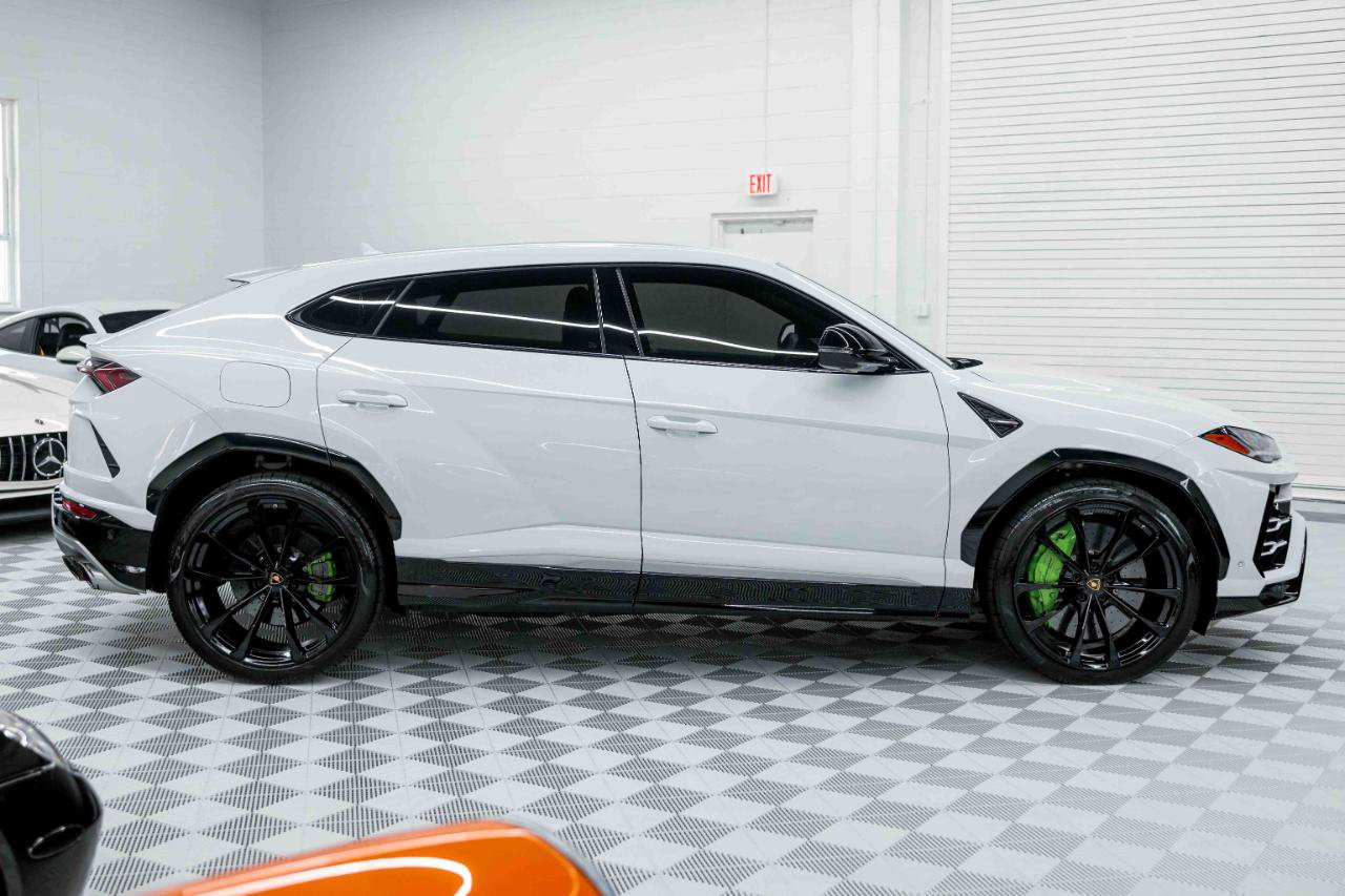 Used 2020 Lamborghini Urus Base image 6